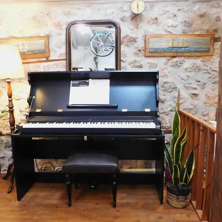 Feriehus Agoriani Art - 4 Seasons' Natural Living Lílaia