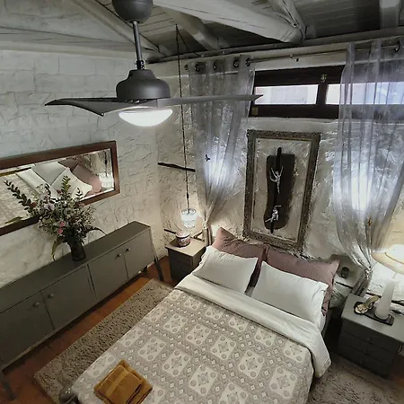 Feriehus Agoriani Art - 4 Seasons' Natural Living Lílaia