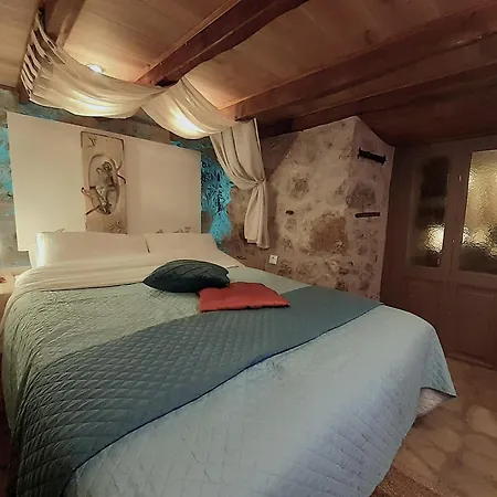 Feriehus Agoriani Art - 4 Seasons' Natural Living Lílaia